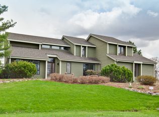 4 Cooper Ct, Hawthorn Woods, IL 60047