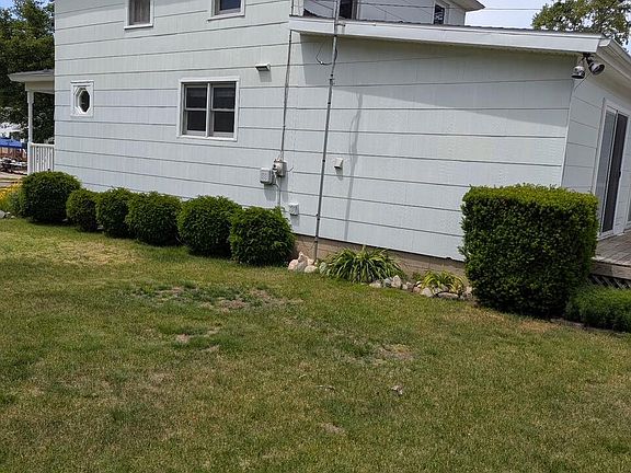 3rd image of 9567 Maplewood Ave
