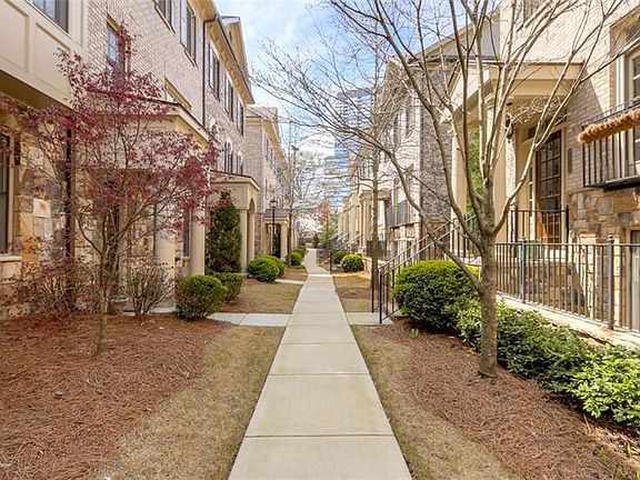 2nd image of 3678 Brookhaven Manor Xing NE