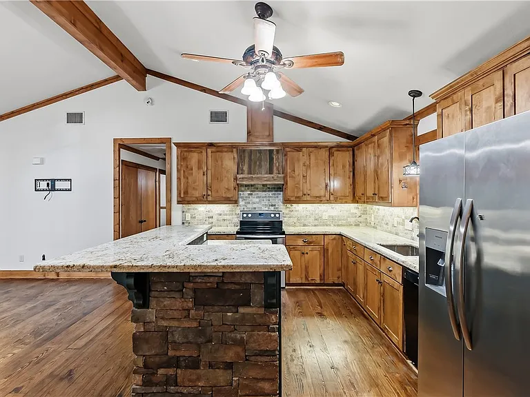 6824 S FM 2038 — Photo 17