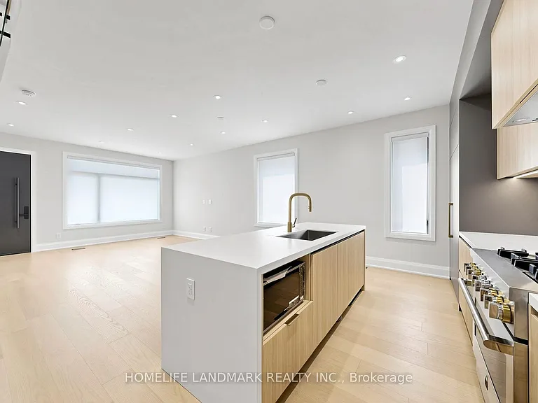 750 Glengrove Ave W #B — Photo 9