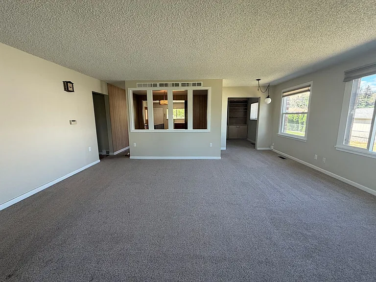 1018 Cypress Ln — Photo 6