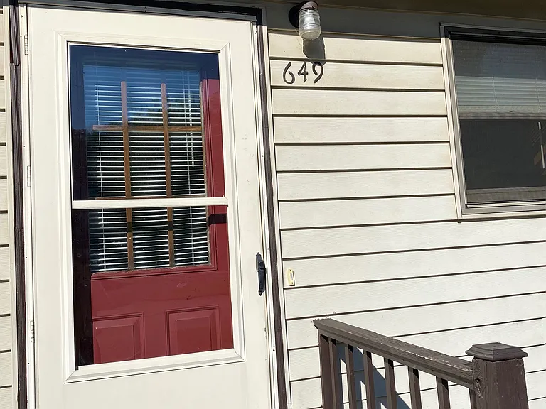 649 Bob White Ln — Photo 3
