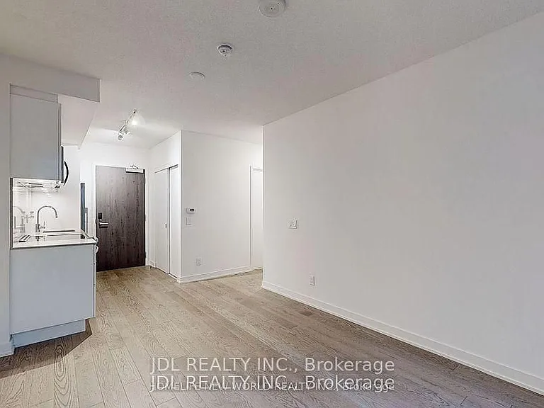 25 Richmond St E #408 — Photo 32