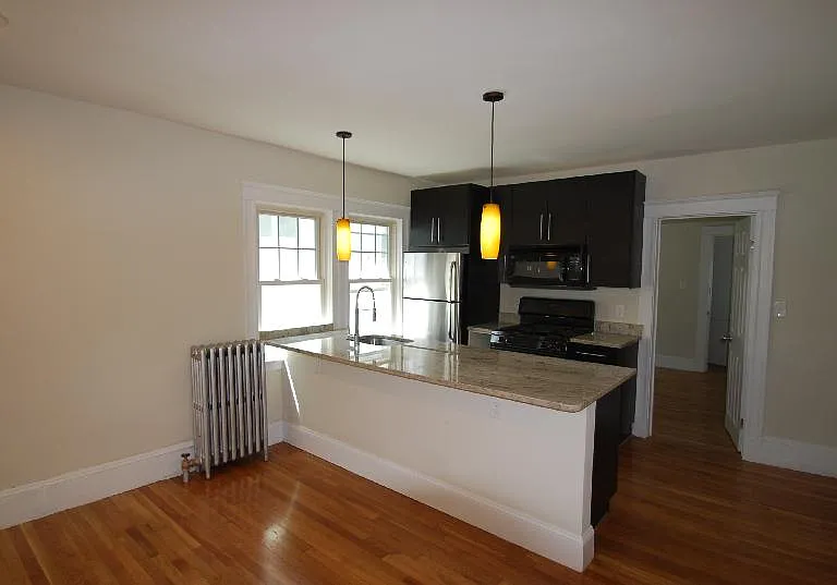 25 Thornton St #2 — Photo 3