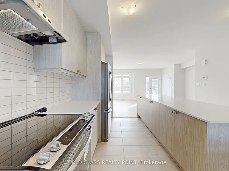 133 Seguin St — Photo 9