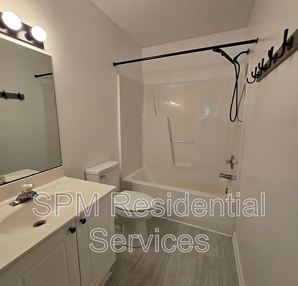 5061 Peachtree Ave — Photo 12
