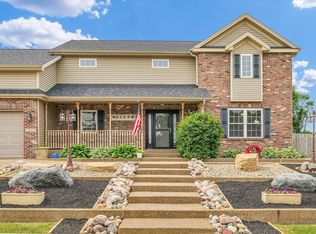 2017 John Dr, Mahomet, IL