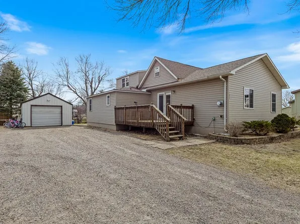 502 Superior St, Milroy, MN 56263