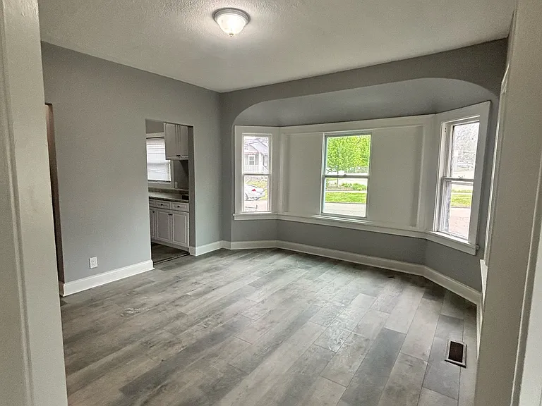 728 N Winnebago St — Photo 2