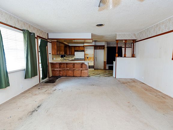 3rd image of 2107 52nd St