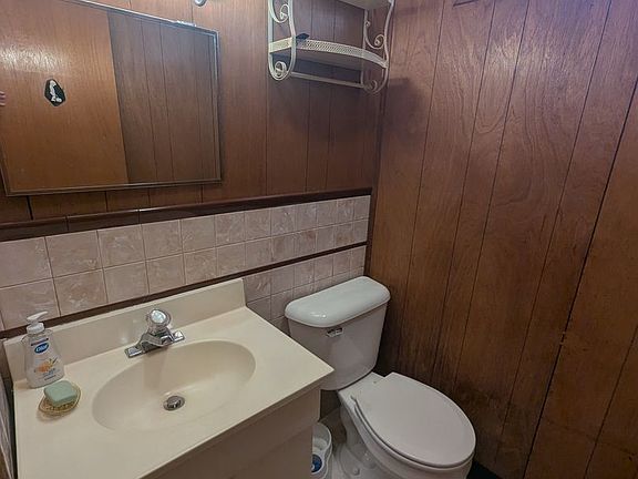 4th image of 8637 Agusta St