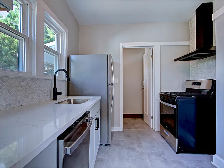 2060 Bunts Rd #UPPER — Photo 5
