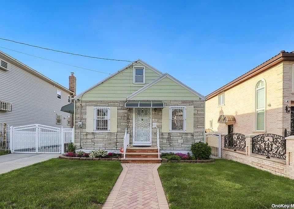 1st image of 137-21 133rd Avenue