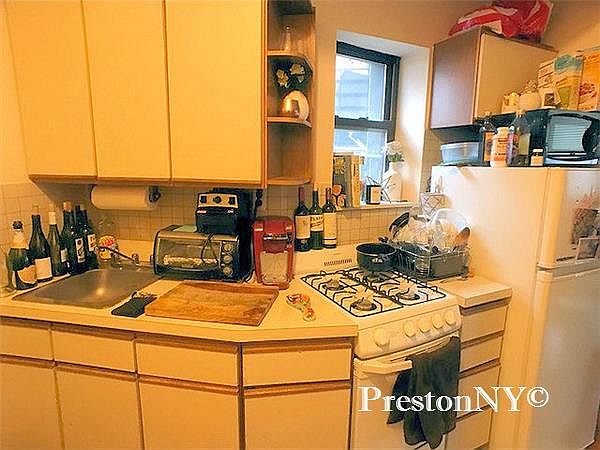 2nd image of 19 Jones St APT 12