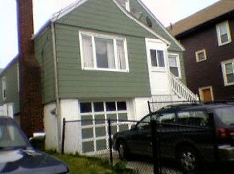 2nd image of 15 Chisholm St