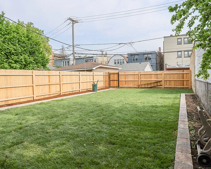 2230 W Wilson Ave #G — Photo 16