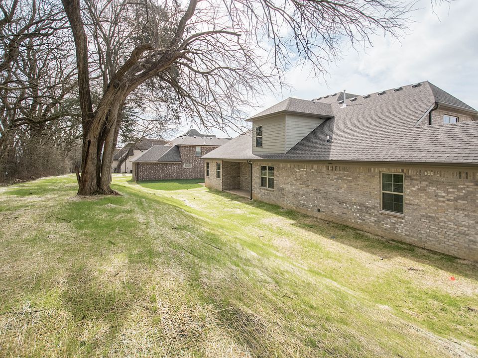 1st image of 1084 Luxborough Dr