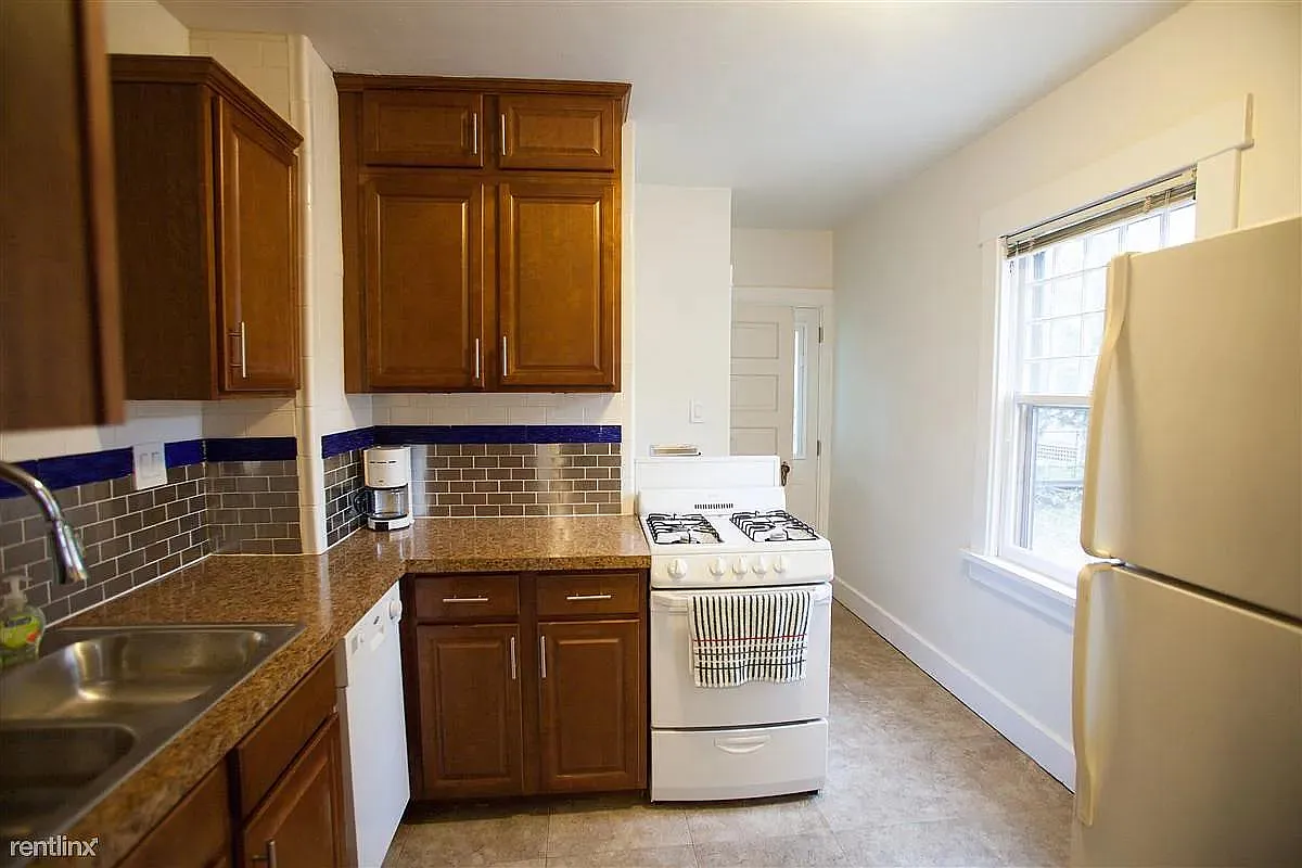 910 Dewey - 1 — Photo 3