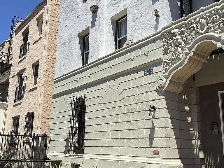 250 N Kenmore Ave #203 — Photo 5