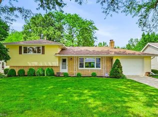 1812 Skyline Dr, Lorain, OH 44053