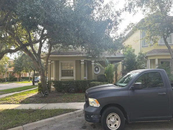 2016 SE Avon Park Dr, Port Saint Lucie, FL 34952