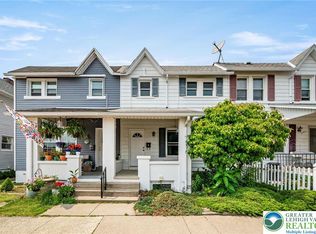 541 1/2 Elm St, Emmaus, PA 18049