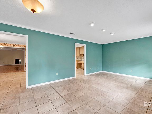 5th image of 415 Rosa Ave