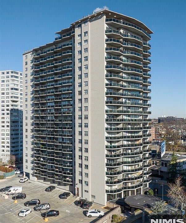 1st image of 2077 Center Avenue #7J