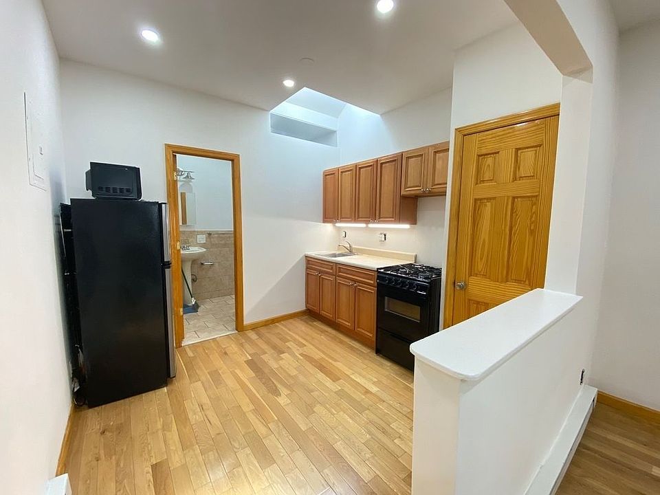 1st image of 846 Saint Johns Pl #2B