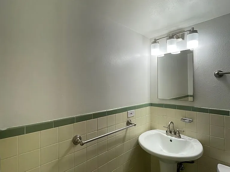2155 S Josephine St — Photo 24