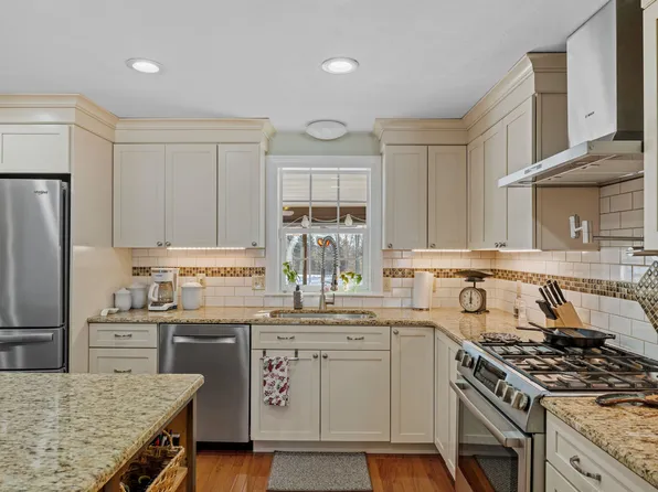 8 Orchard Drive, Tilton, NH 03276