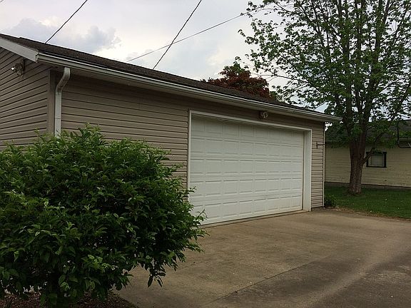 3rd image of 818 Saint Louis Ave