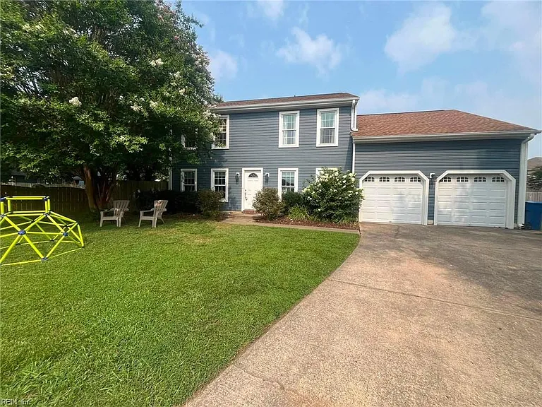 2505 Castle Hill Ct — Photo 1