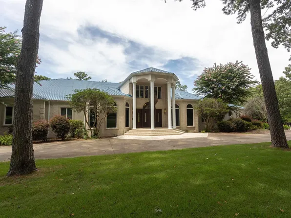 1686 Marina Rd, Russellville, AR 72802