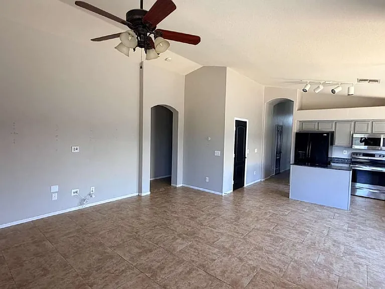 43878 W Wade Dr — Photo 3