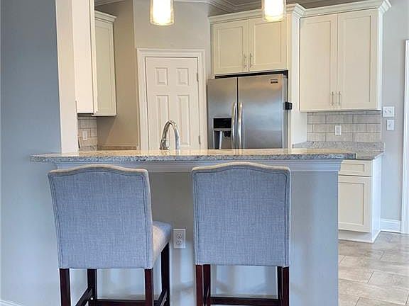 5th image of 4436 Park Shore Dr