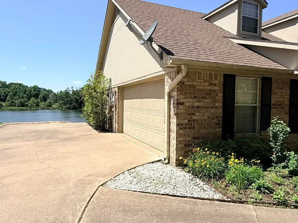 227 Spring Lake Dr, Mineola, TX 75773