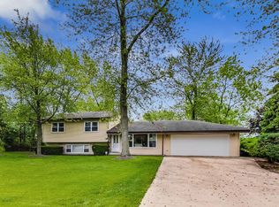 723 Crest Ave, Schaumburg, IL 60193