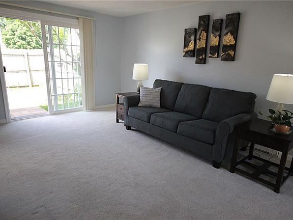5th image of 27 Arbor Ct