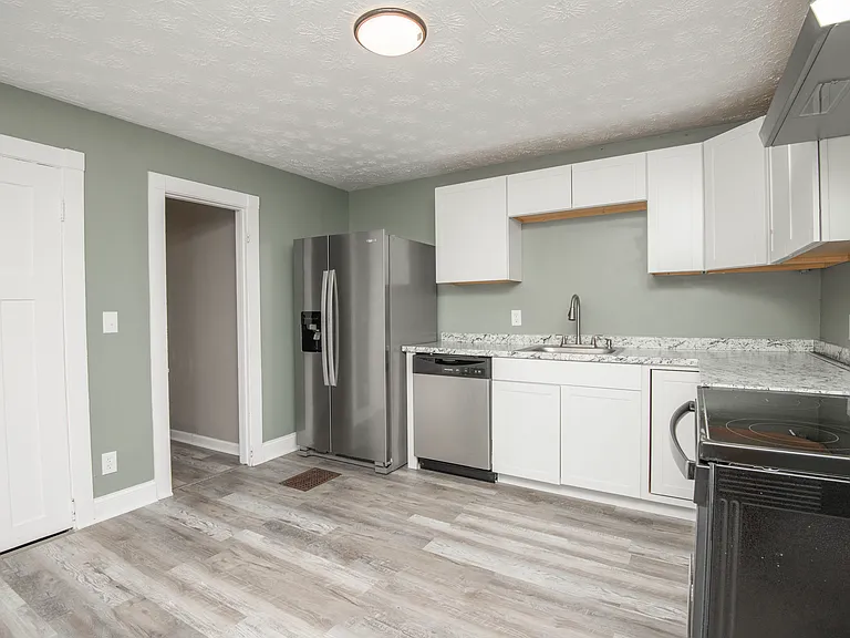 117 E Glenwood Ave #1 — Photo 16