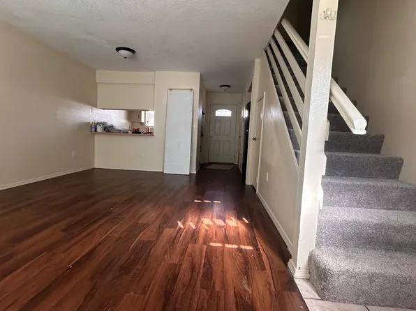 205 Calle De Las Familias NW, Los Lunas, NM 87031