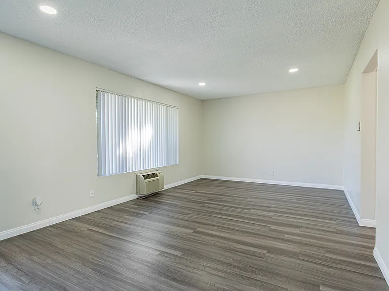 133 W Foothill Blvd #1 — Photo 27