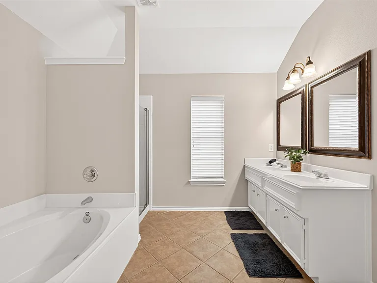 1646 Martin Lake Dr — Photo 35