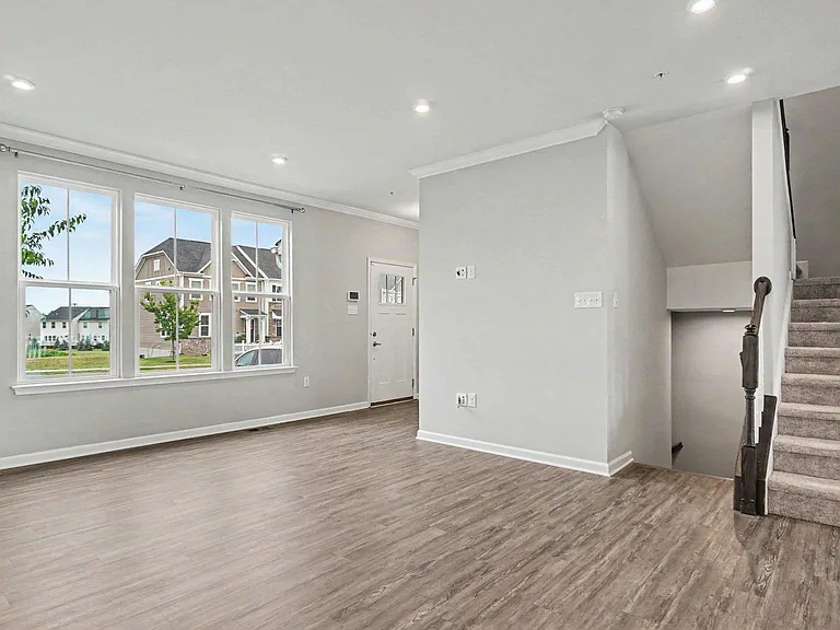 165 Peter Ln — Photo 6