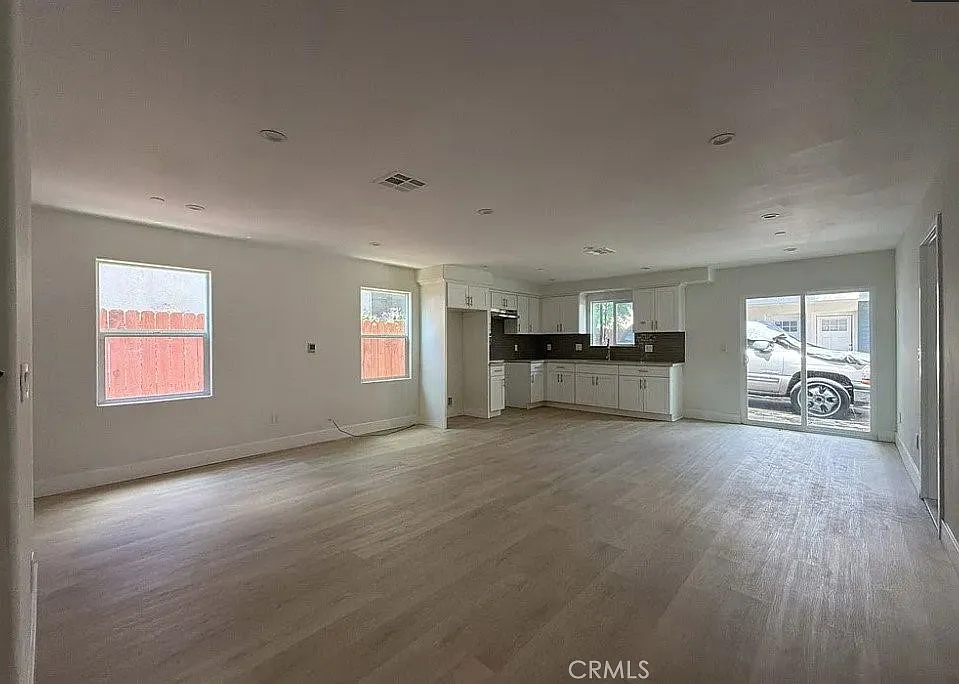 3 bed, 1700 sqft, $4,200 — Photo 4