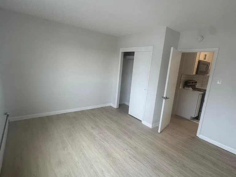 1528 Elmwood Ave #302 — Photo 5