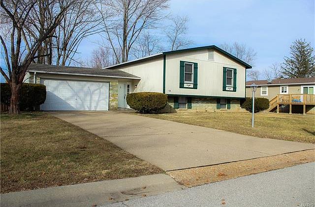 1st image of 14 Deborah Dr
