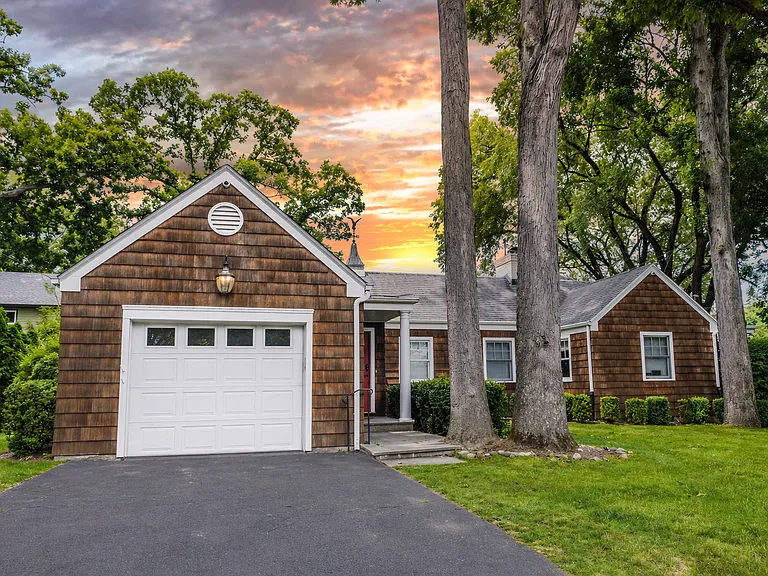 Quaint coastal ranch in sought-after Shore Acres.