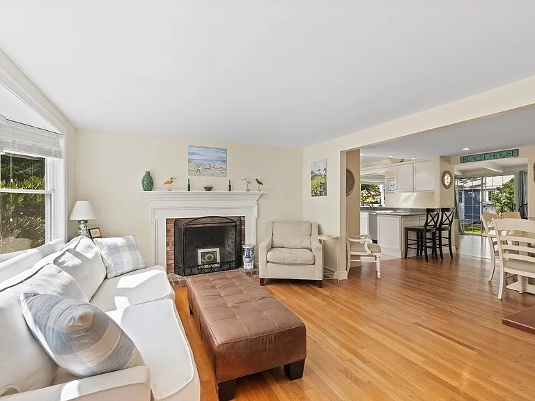 4 Wildwood Ave — Photo 19